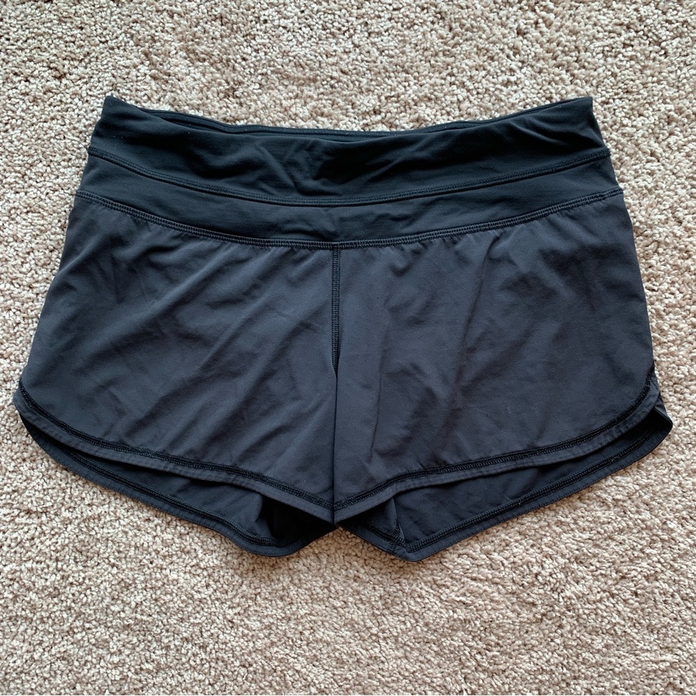 Lululemon Groovy Run Shorts Size 6 Solid Black Lined 4" Inseam Zip Pocket